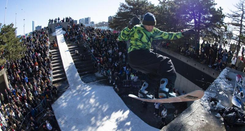  - Les meilleurs riders et leurs snowboards en pleine rue, bienvenue au Red Bull Heavy Metal