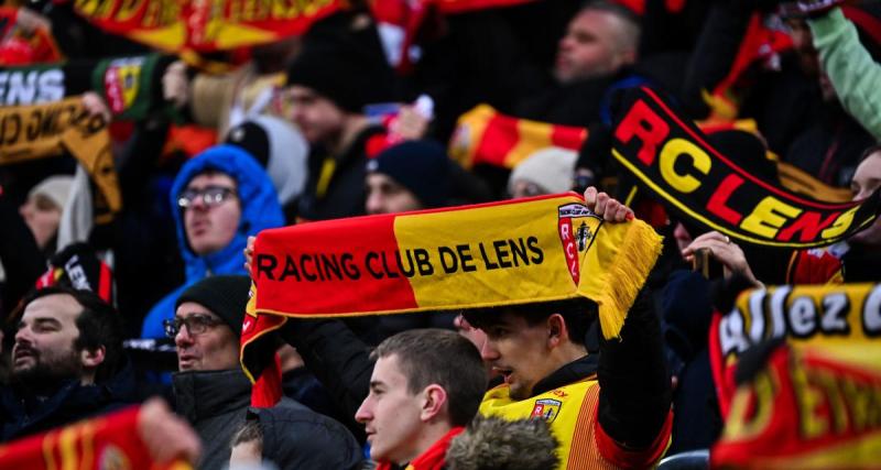  - Lens : un groupe de supporters dénonce l'horaire du match des féminines contre le Paris FC