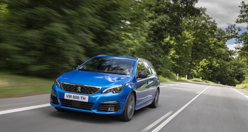  - Enervés par le 1.2 PureTech, des automobilistes mènent une action coup de poing chez Stellantis