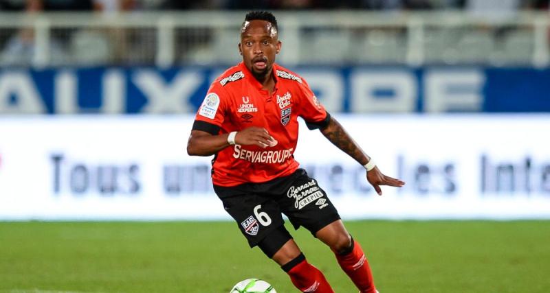  - Guingamp : un problème de visa empêche une recrue de l'EAG de venir au club