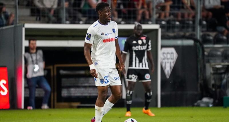  - Troyes : un jeune espoir passe professionnel (off)