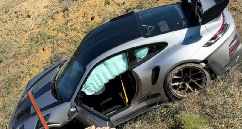  - Cette Porsche 911 GT3 RS s’offre une sortie de route spectaculaire, la faute aux nids de poule ?