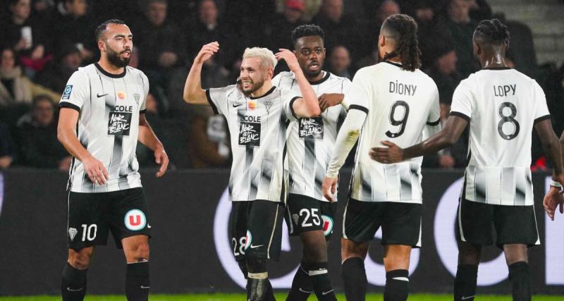  - Angers : le SCO invite un supporter… du Japon face à l’ASSE