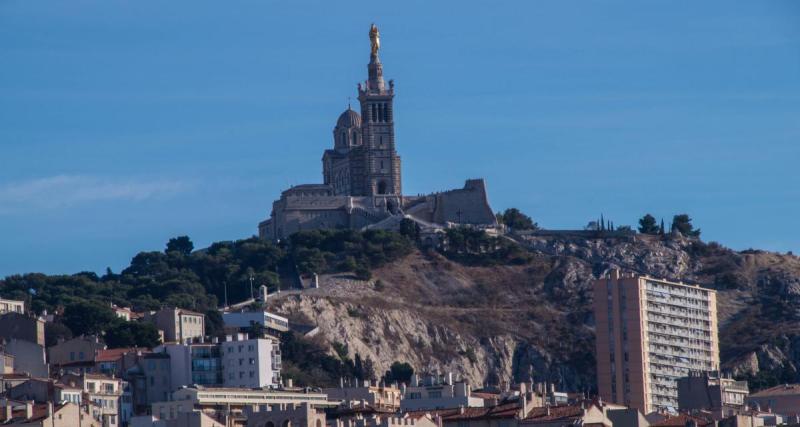  - Cette ville qui devrait ne pas "surtaxer le stationnement des SUV"
