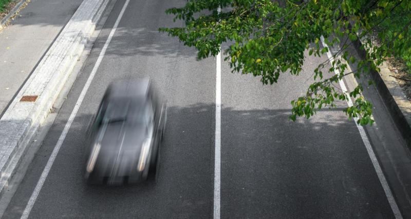  - Il se gratte la tête en conduisant, le radar le flashe pour téléphone au volant