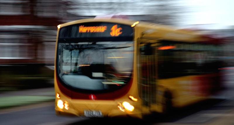  - Ivre, le chauffeur de bus contourne les systèmes d'éthylotests anti-démarrage avec l’aide de son employeur