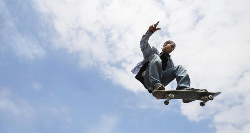  - VIDEO - Session de skateboard perché dans les nuages