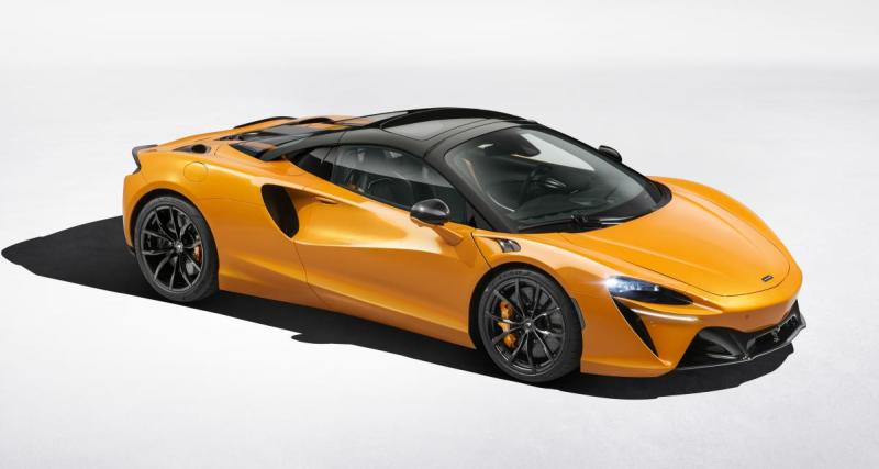  - La McLaren Artura enlève le haut !