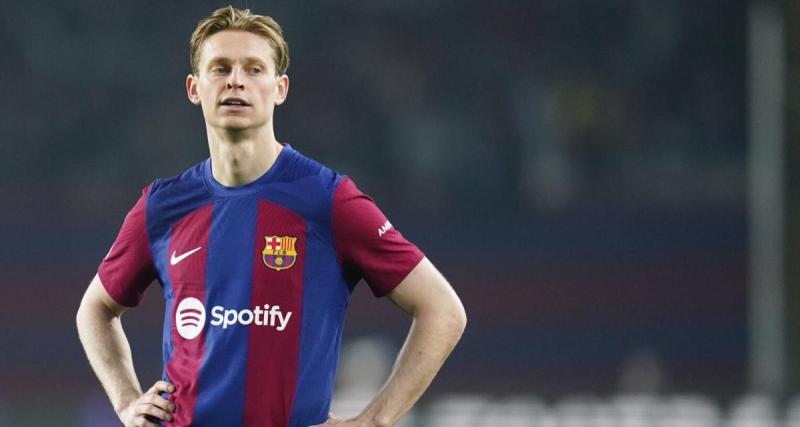  - FC Barcelone : Frenkie de Jong prend une balle perdue
