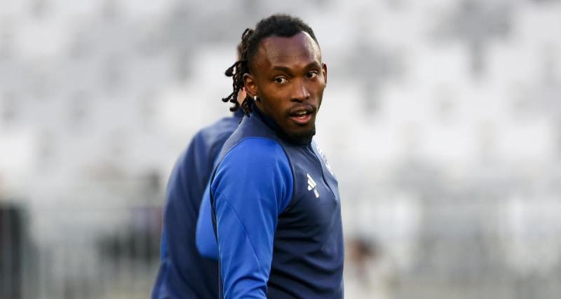  - Bordeaux : une banderole de soutien à Alberth Elis déployée au Haillan