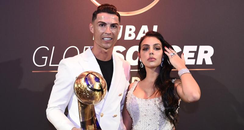  - Georgina Rodriguez défile en maillot de Cristiano Ronaldo à Paris !