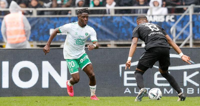  - Une pelouse affreuse à Charléty, le Paris FC et l'ASSE dos-à-dos !