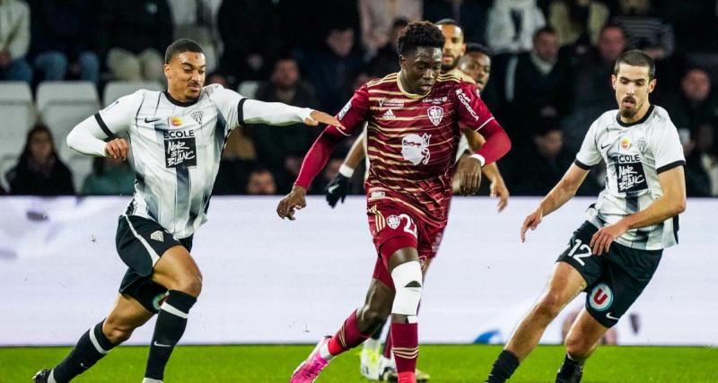  - À la pause, Angers tenu en échec par Ajaccio 