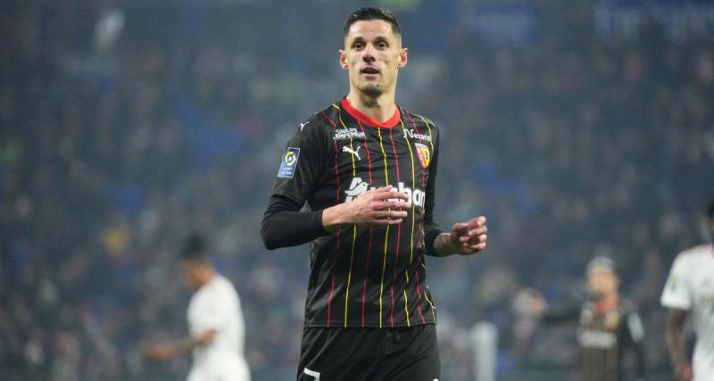  - RC Lens : Ménès traître un Lensois de "pleureuse"