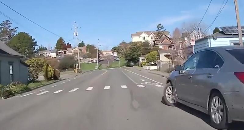  - VIDEO - Cet automobiliste fait demi-tour sans crier gare, impossible d'éviter l’accident