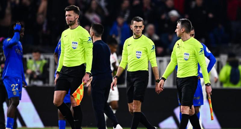  - "Tout est vérolé" : le désarroi d'un président de Ligue 1 sur l'arbitrage
