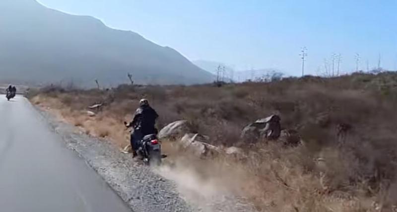  - VIDEO - Le néo-motard panique dans un virage et finit dans le décor