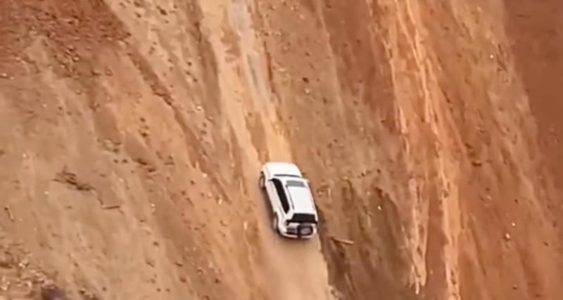  - VIDEO - Ce Toyota Land Cruiser se lance dans une montée terrifiante sans aucune hésitation !