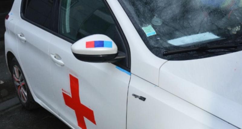  - Il déguise une voiture volée en véhicule de la Croix Rouge, les policiers lui tombent dessus