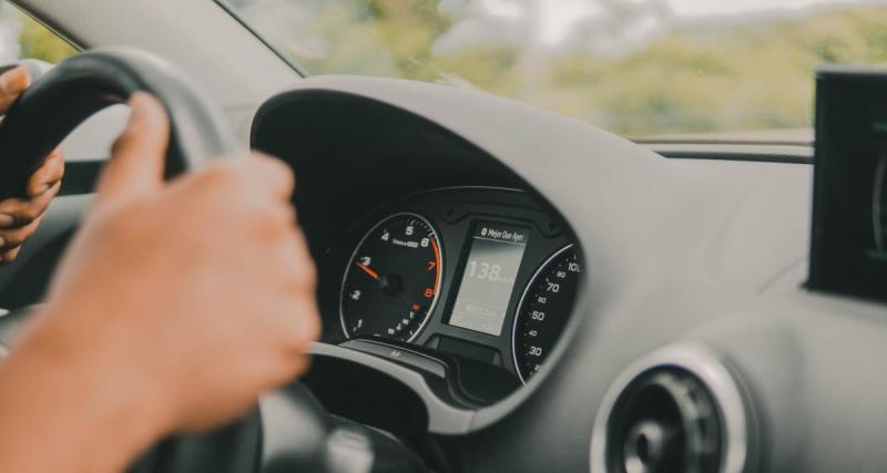  - 137 km/h sous la pluie sur une départementale, la gendarmerie sanctionne sans remords l’automobiliste