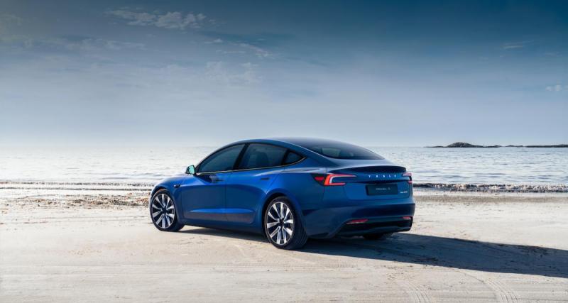  - Il écrase une Tesla à 40 000 dollars juste pour énerver Elon Musk