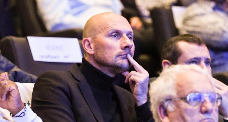 - Arbitrage : 17 clubs de Ligue 1 réclameraient la tête d’Antony Gautier, directeur de l’arbitrage