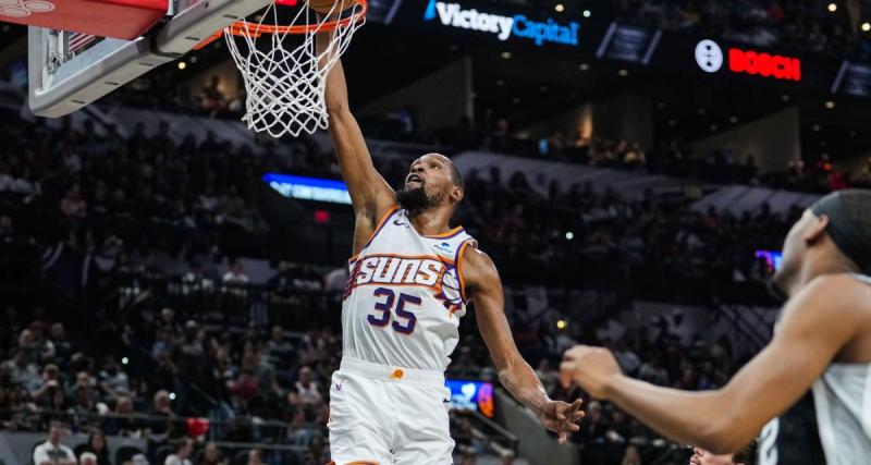  - NBA : l'échange surréaliste entre Durant et un fan sous les yeux de Wembanyama en plein match entre les Spurs et les Suns