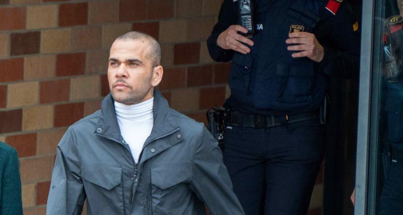  - Justice : Dani Alves hué à sa sortie de prison 