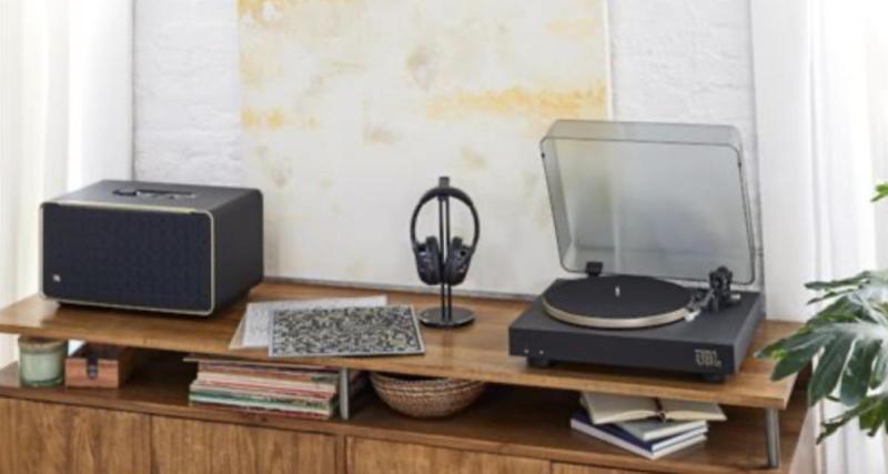  - Pour les amateurs de vinyles, la platine JBL est en promo ! 