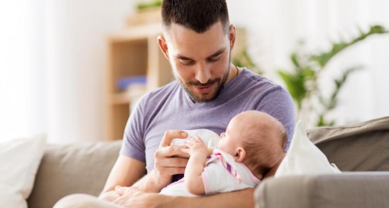  - Notre astuce pour être un papa présent et impliqué : choisir le premier biberon pour bébé 