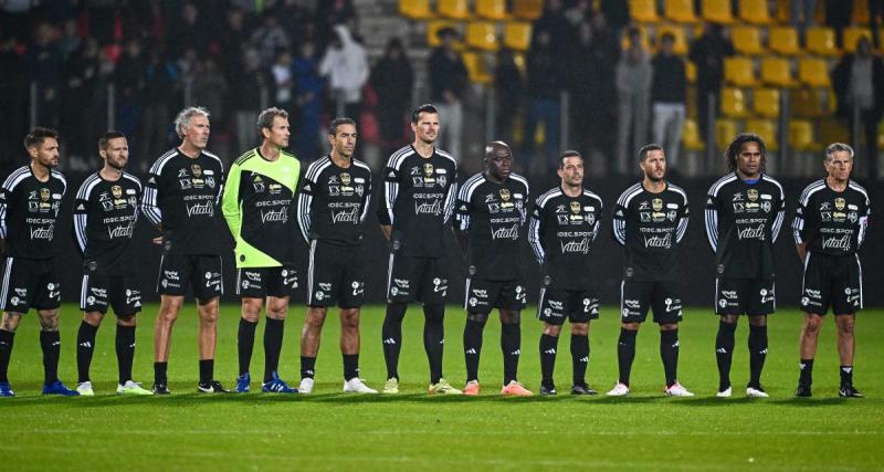  - Charité : un beau chèque récolté par les légendes de l’US Orléans et le Variétés CF pour les Pièces Jaunes