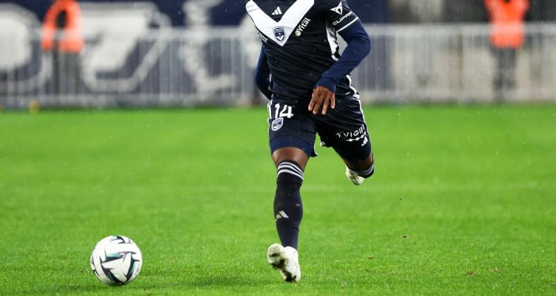  - Bordeaux : le terrain d'entraînement des pros n'est plus arrosé depuis ... deux semaines