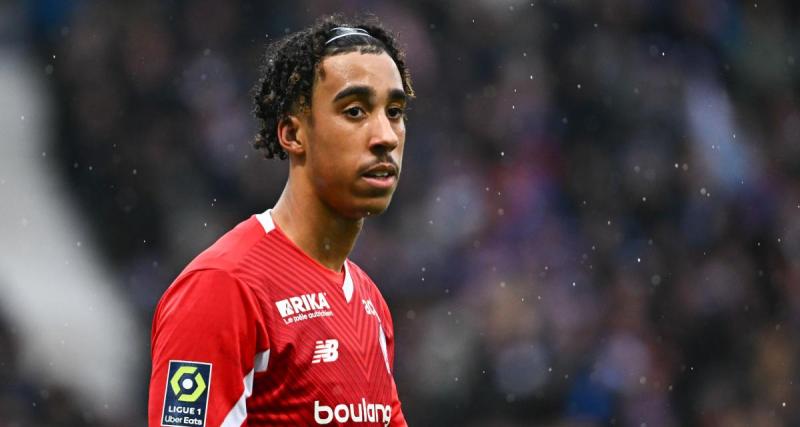  - Lille - Lens : Yoro fumigène en main, la célébration folle des Dogues