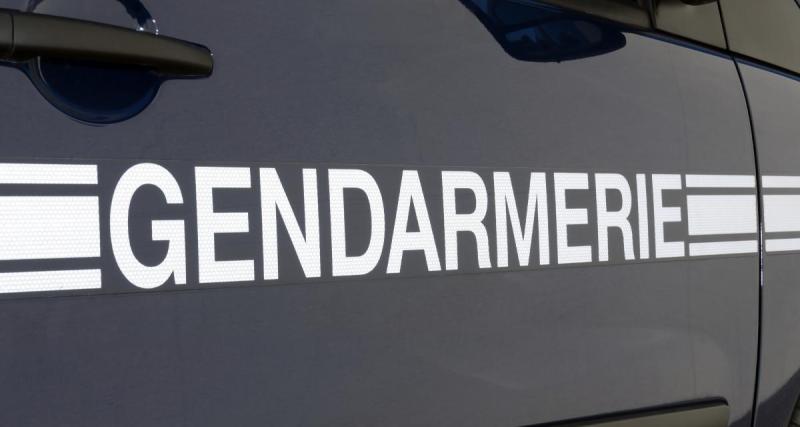  - Sans permis, sur la moto de son père, il est flashé à 171 km/h au lieu de 80 et s’enfuit au nez et à la barbe des gendarmes