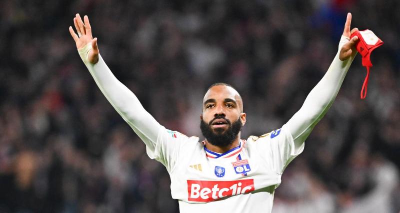  - OL - Valenciennes : folie et envahissement de terrain après la qualification