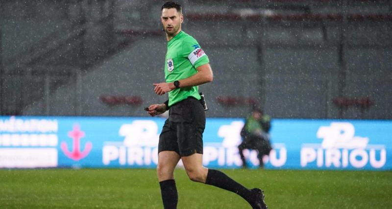  - Ligue 2 : les arbitres de la J32 