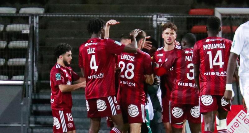  - Ligue 2 : Annecy égale… le FC Barcelone et le Bayer Leverkusen