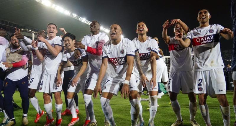  - Barça - PSG : les Parisiens accueillis en rockstar à l'aéroport de Roissy 