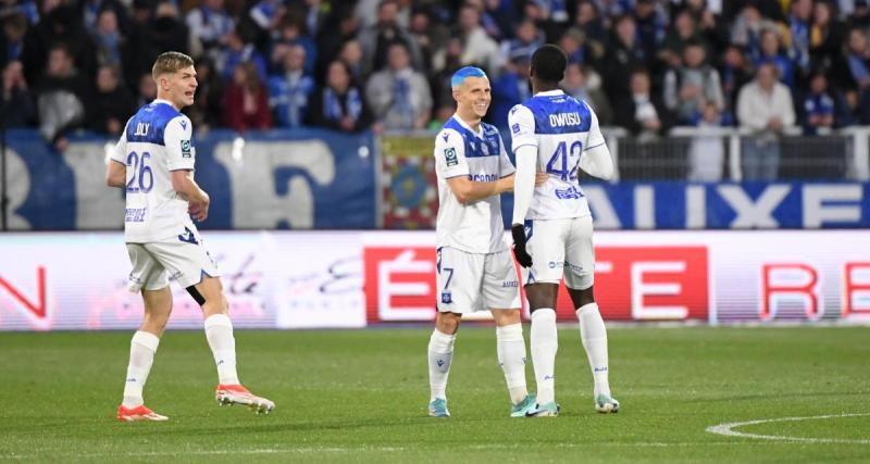  - Ligue 2 (J34) : Auxerre déroule, Saint-Étienne accroché, Bordeaux devant... les scores à la pause