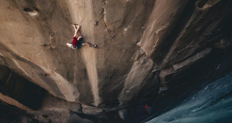  - VIDEO - Adam Ondra se risque sur l'une des voies les plus dures de France