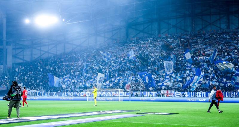  - OM - Lens : après des chants homophobes, Amazon supprime le replay