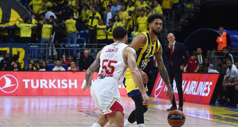  - VIDEO – Euroligue : des fans de Fenerbahçe veulent en découdre avec les joueurs Monégasques, énorme tension sur le parquet