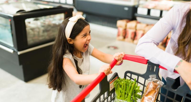  - Voici 5 erreurs que les parents commettent quand ils essaient de calmer un caprice