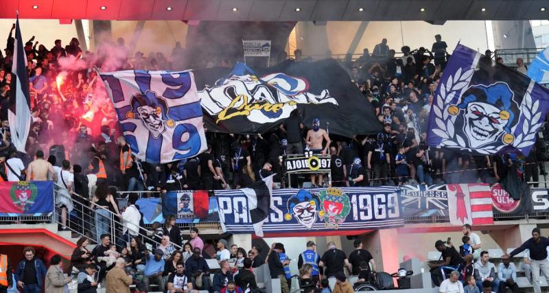  - Paris FC : le magnifique clapping des supporters