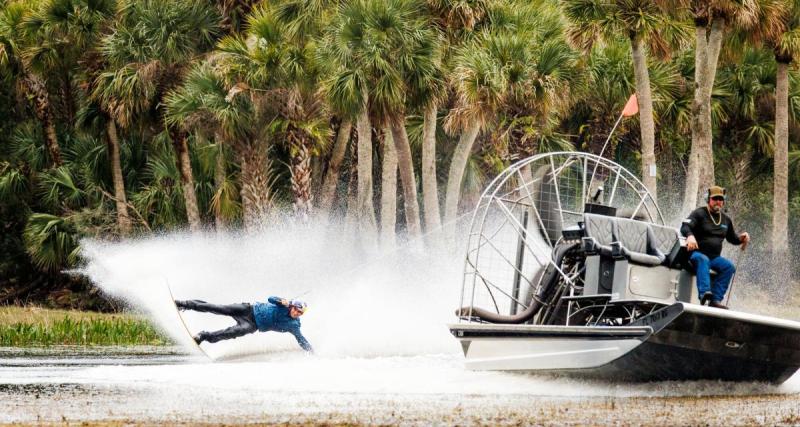  - VIDEO - Wakeboard à haut risque au milieu des alligators