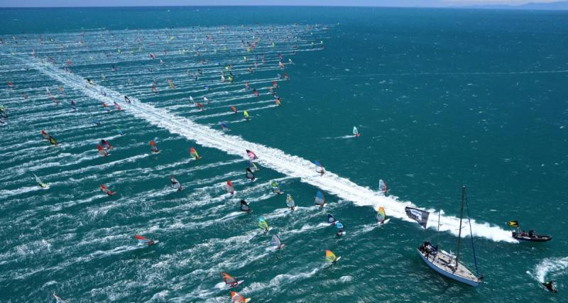  - 2 000 riders assurent le spectacle pour le plus grand rassemblement de sports de vent français