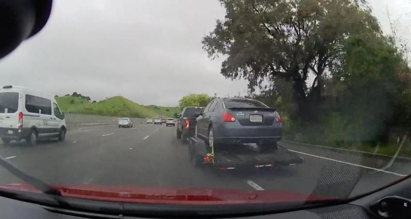  - VIDEO - Cette dépanneuse roule n’importe comment, ça se termine évidemment mal