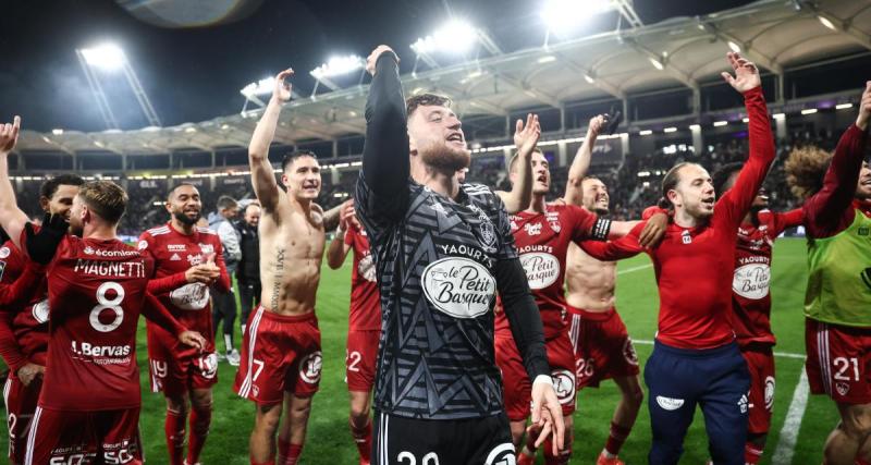  - L'hymne de la Ligue des champions dans le vestiaire de Brest !