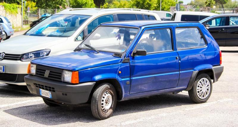  - L’automobiliste pousse sa Fiat Panda à son maximum, il commet un excès de vitesse qui le prive de son permis