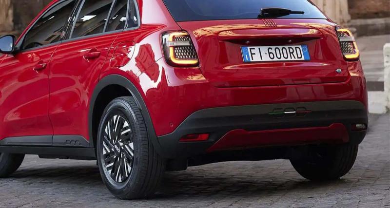  - La Fiat 600 perd son drapeau italien